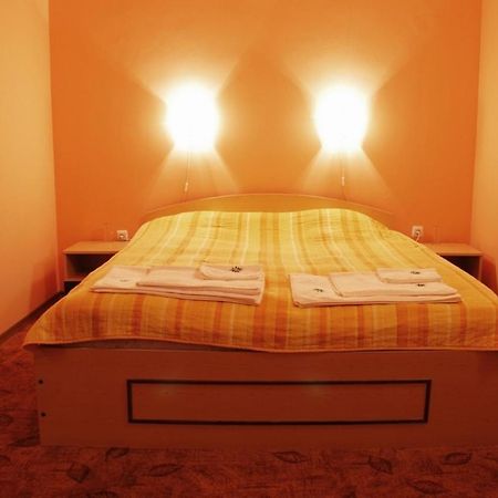 Tourist Center Momina Krepost Hotell Veliko Tărnovo Exteriör bild