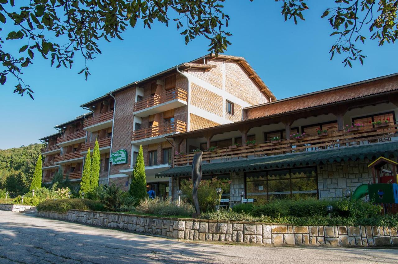 Tourist Center Momina Krepost Hotell Veliko Tărnovo Exteriör bild