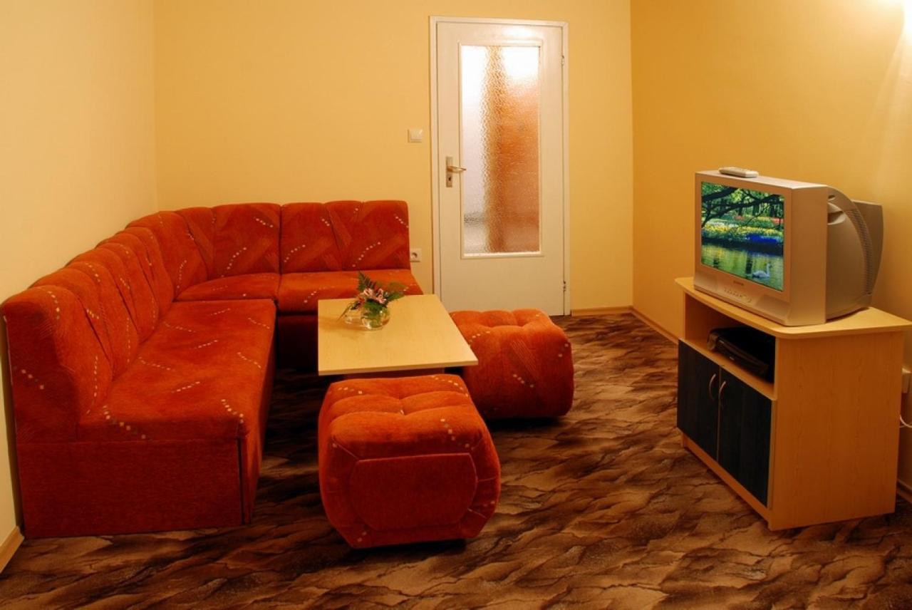 Tourist Center Momina Krepost Hotell Veliko Tărnovo Exteriör bild